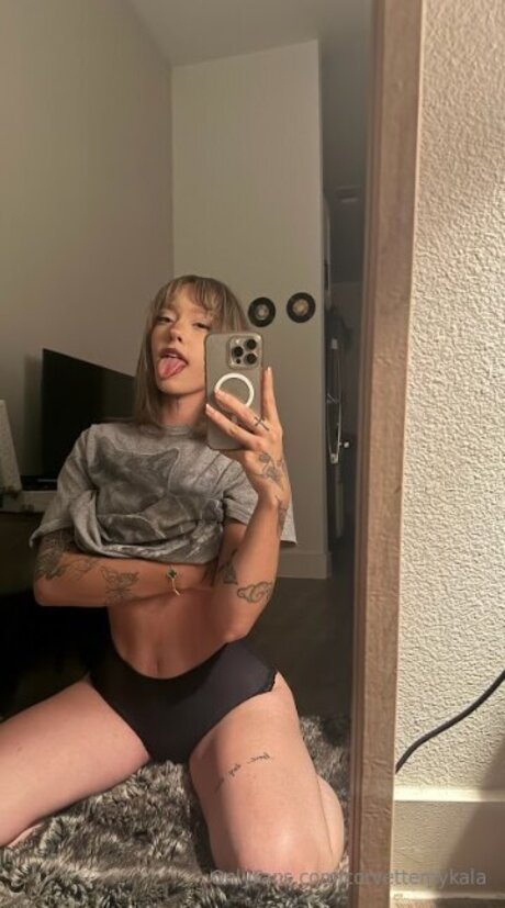 Naakte gelekte OnlyFans-foto van Corvettemykala
