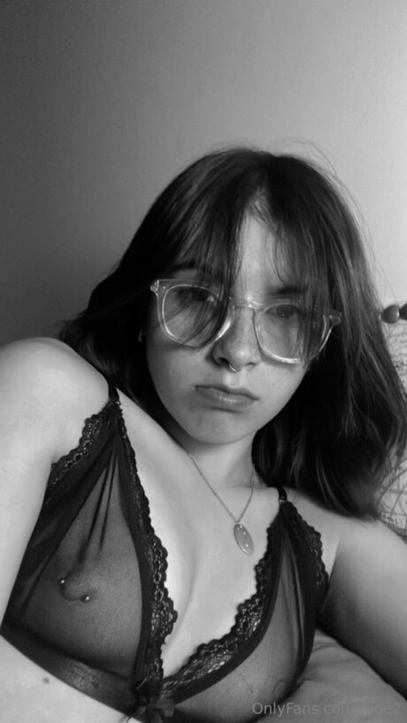 Naken lekkede OnlyFans-bilde av Rooe2