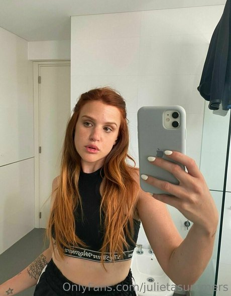 Naken läckt OnlyFans-bild av Sweetkokomi