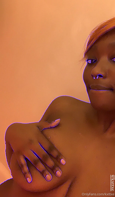 Nahá fotka uniklých OnlyFans od Kxttxe