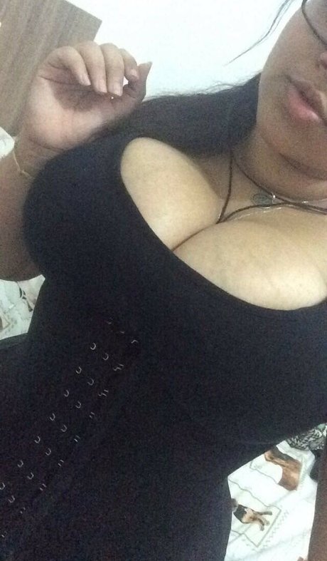 Обнаженная фотография утечки OnlyFans от Thalia Brandao