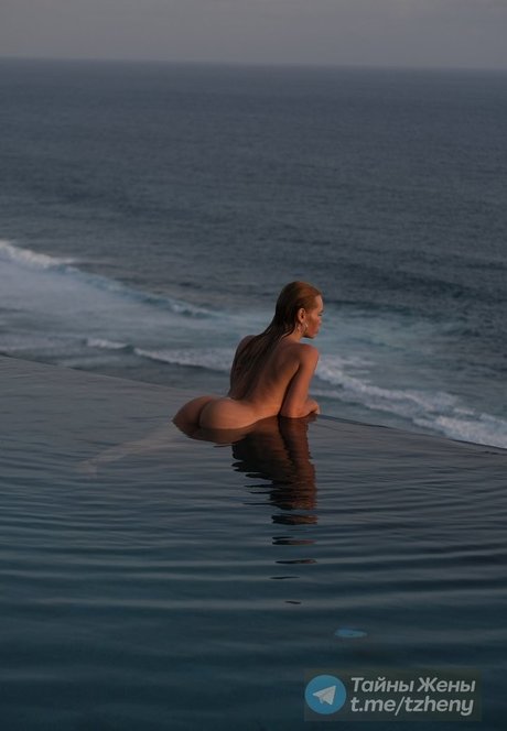 Nacktes geleaktes OnlyFans-Foto von Olya Abramovich