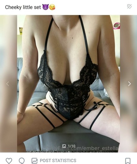 Naken lekkede OnlyFans-bilde av Ember Estella