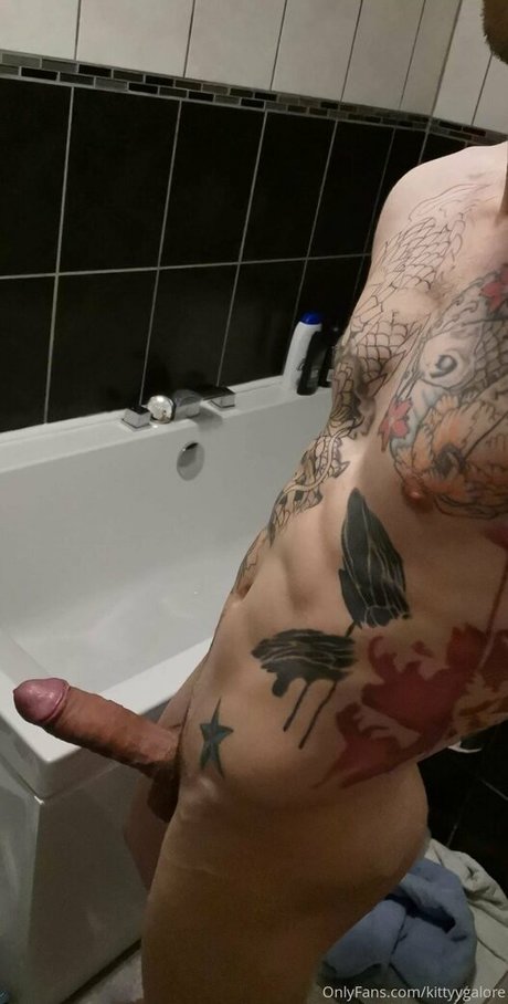Обнаженная фотография утечки OnlyFans от Brittxolondon