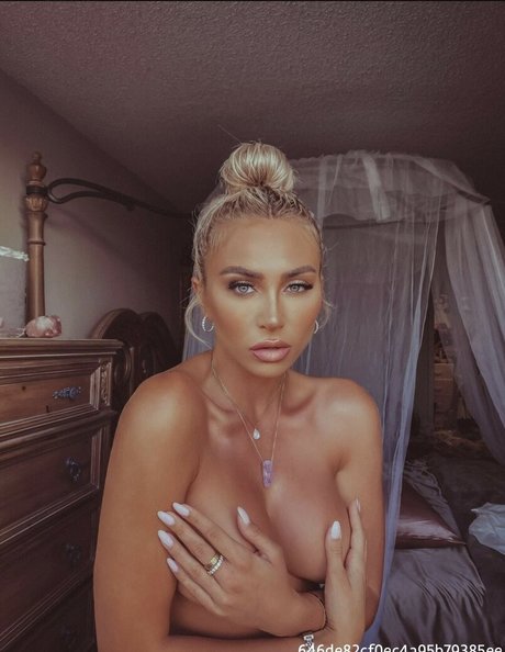 Nahá fotka uniklých OnlyFans od Khloe Terae