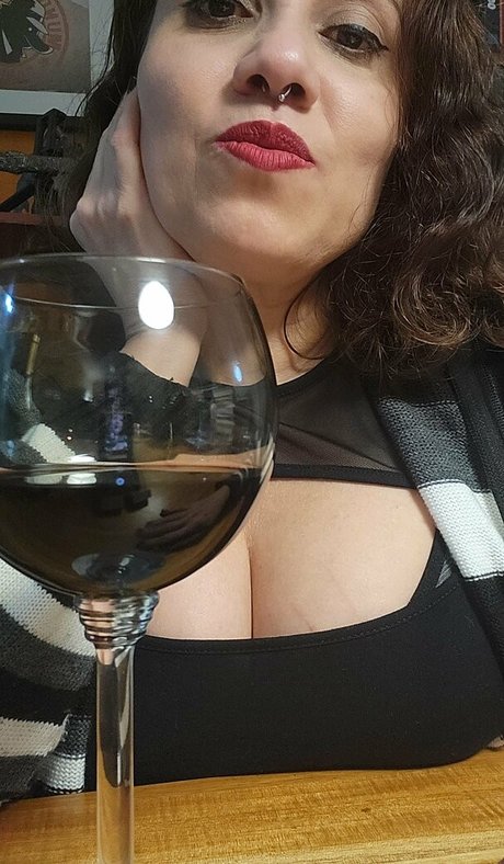 Обнаженная фотография утечки OnlyFans от Ira Croft