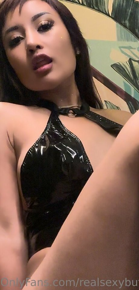 Realsexybutgoodgirl