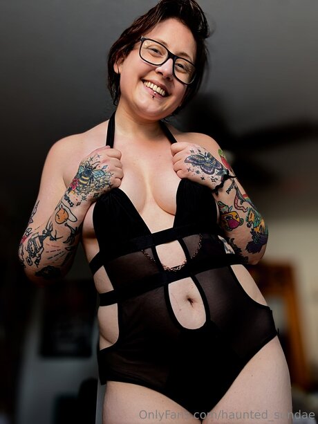 Foto desnuda filtrada de OnlyFans de Haunted Sundae