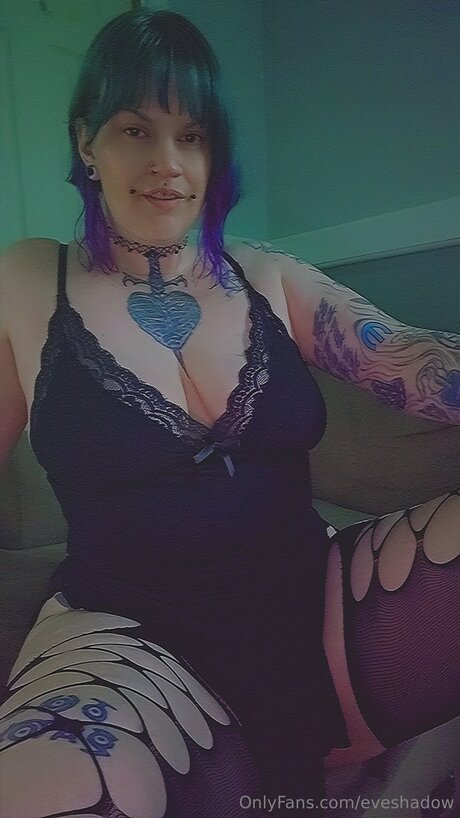 Naken läckt OnlyFans-bild av Eveshadow