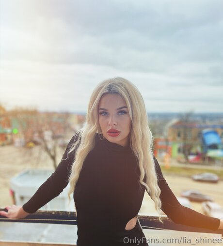 Shine Lia