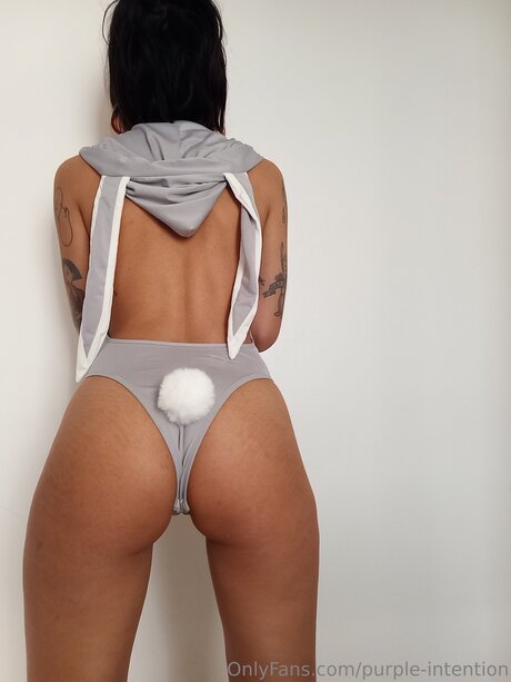 Naken läckt OnlyFans-bild av Purple Intention