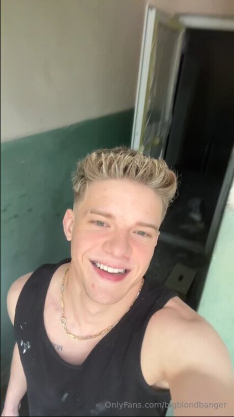 Naken lekkede OnlyFans-bilde av Bigblondbanger