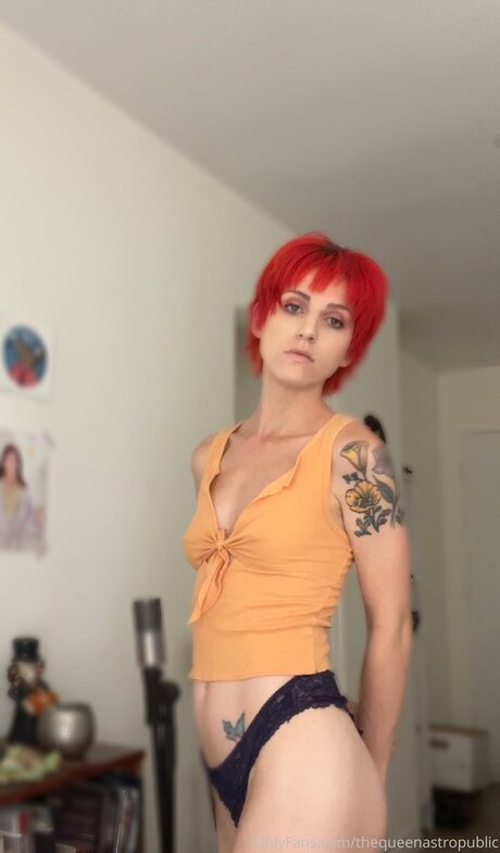 Thequeenastropublic