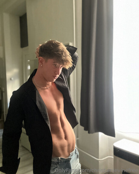 Nahá fotka uniklých OnlyFans od Christianlevine Straight