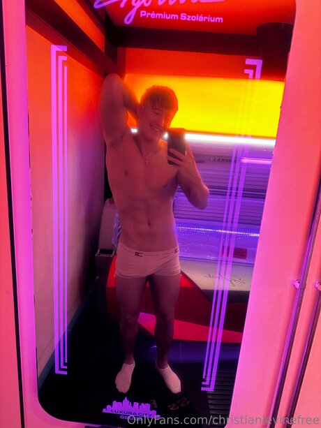 Naken lekkede OnlyFans-bilde av Christianlevine Straight