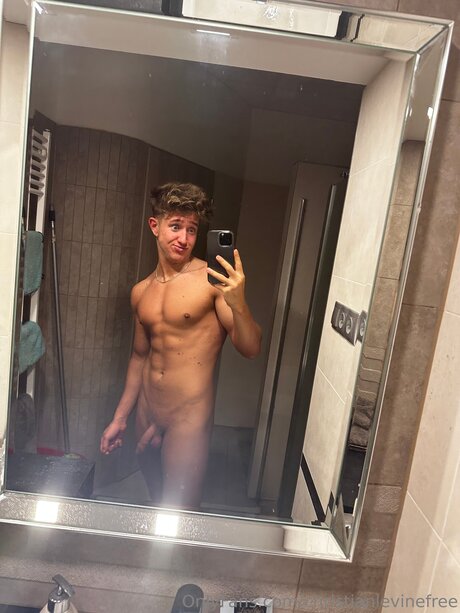 Christianlevine Straight