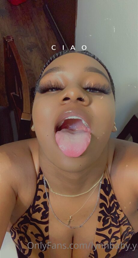 Naken lekkede OnlyFans-bilde av Lynnbaby Y