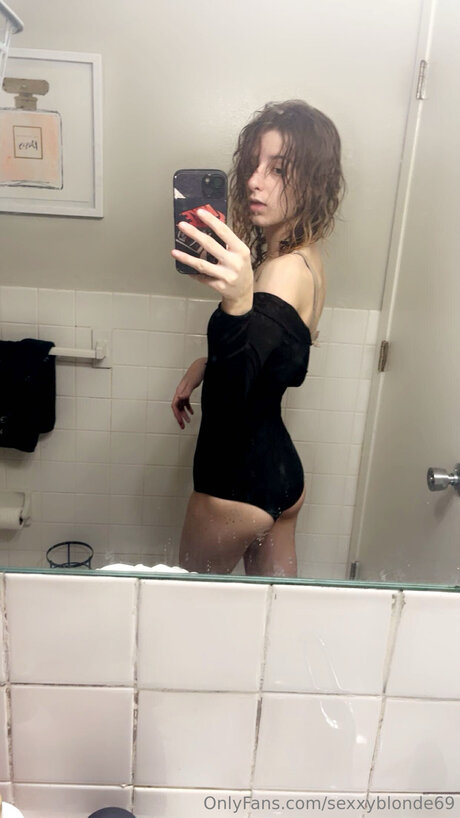 Naken lekkede OnlyFans-bilde av Sexxyblonde69
