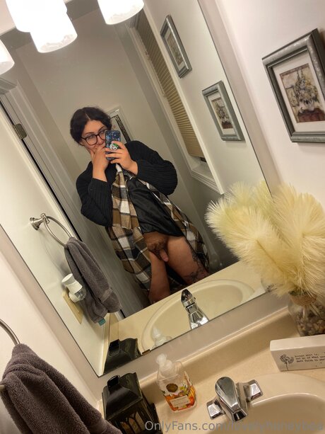 Lovelyhoneybea