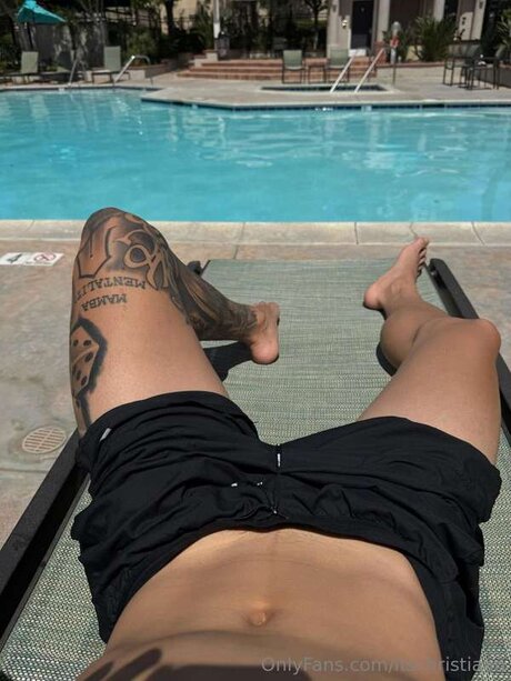 Naakte gelekte OnlyFans-foto van Itschristiaan