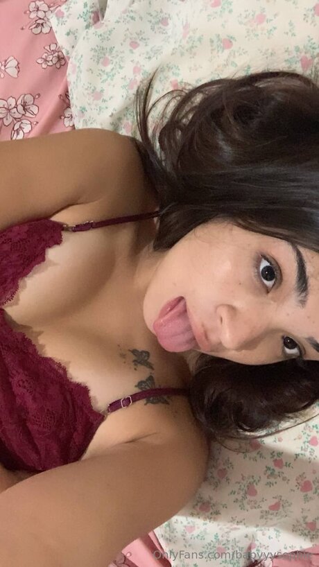 Nahá fotka uniklých OnlyFans od Babyyysophie