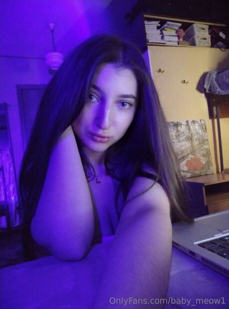 Alasti lekkinud OnlyFans-i pilt Baby Meow1