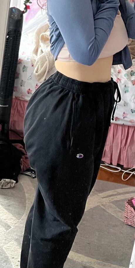 Nahá fotka uniklých OnlyFans od Lovelyylexx