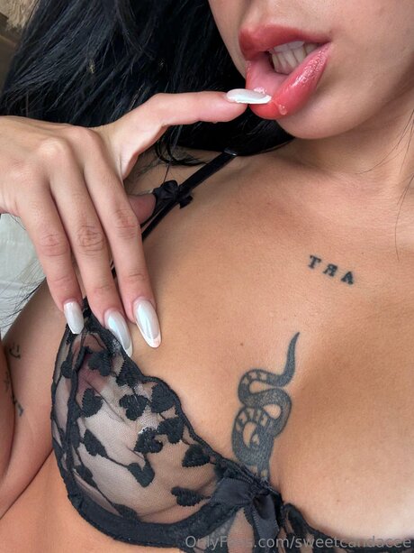 Naken lekkede OnlyFans-bilde av Sweetcandacee