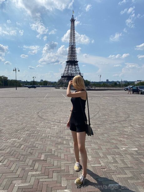 Angel Blondee