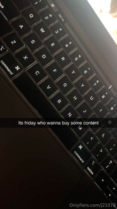Naken lekkede OnlyFans-bilde av J21078