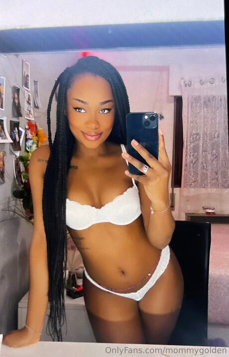 Foto di nudo di fuga di OnlyFans di Ebonatina