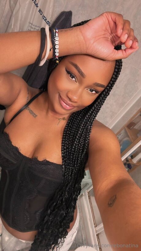 Naken lekkede OnlyFans-bilde av Ebonatina