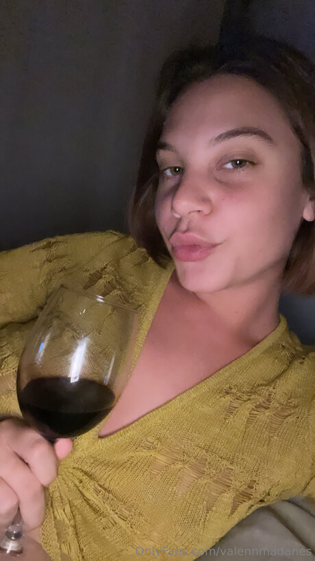 Naken läckt OnlyFans-bild av Valennmadanes