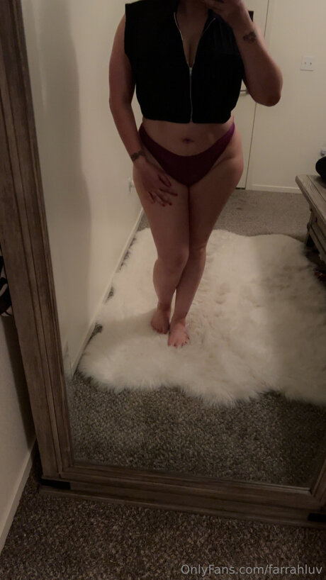 Nahá fotka uniklých OnlyFans od Farrahluv