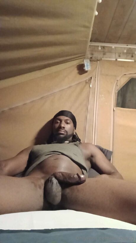 Nahá fotka uniklých OnlyFans od Kellzgang