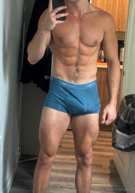 Naken lekkede OnlyFans-bilde av Anoluv