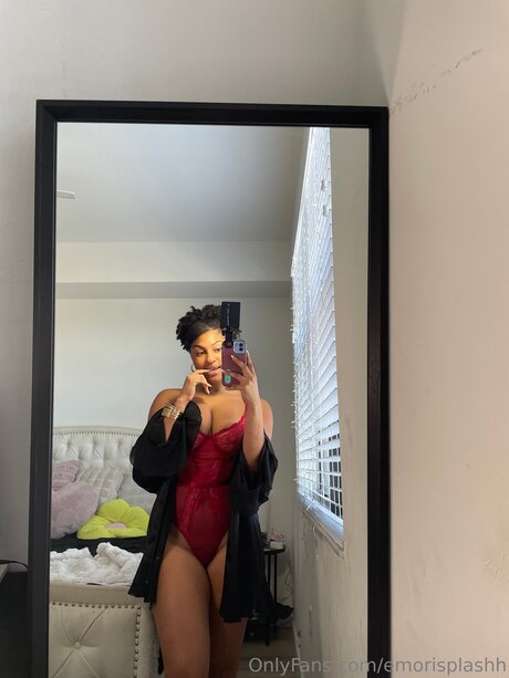 Foto nua vazada do OnlyFans de Emorisplashh
