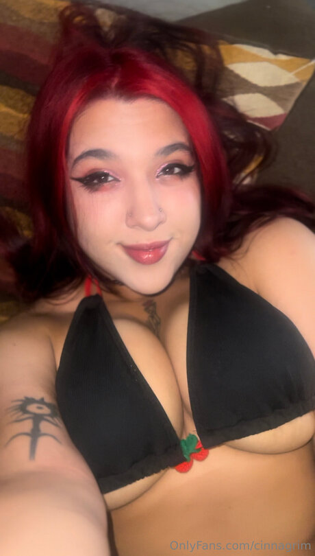Naken lekkede OnlyFans-bilde av Cinnagrim