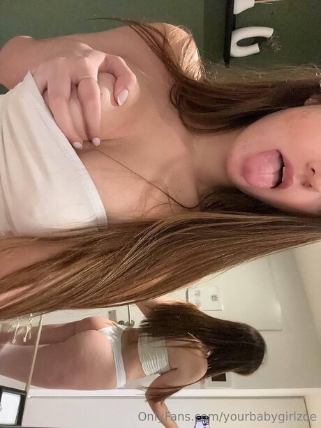Foto nua vazada do OnlyFans de Yourbabygirlzoe