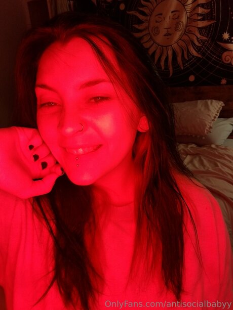 Naken lekkede OnlyFans-bilde av Antisocialbabyy