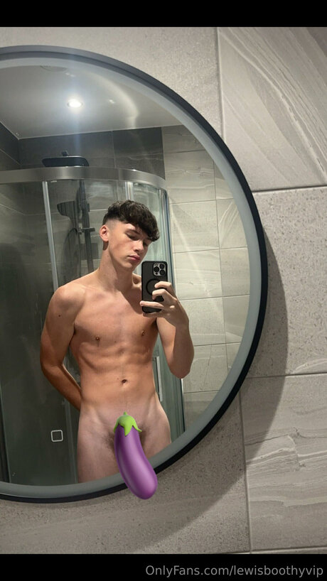 Naken lekkede OnlyFans-bilde av Lewisboothyvip