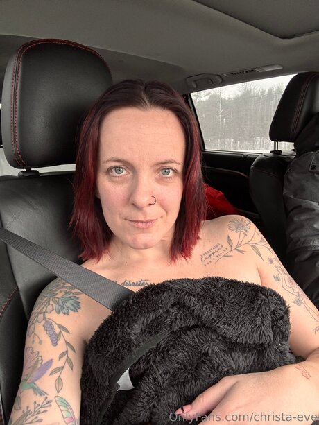 Naken lekkede OnlyFans-bilde av Christa Eve