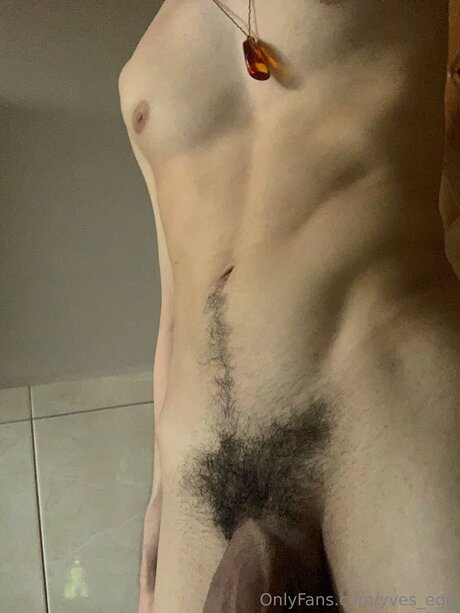Naken lekkede OnlyFans-bilde av Yves Egg