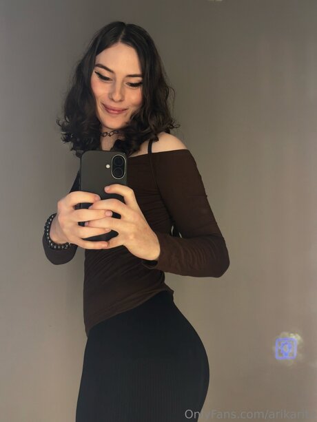 Arikaritv  nude leaked OnlyFans photo