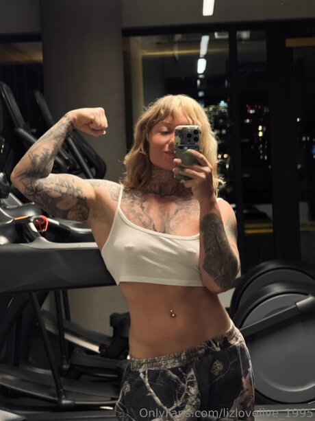 Nagie wyciekłe zdjęcie OnlyFans od Lizlovelive 1995