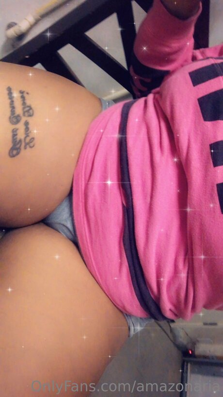 Naken lekkede OnlyFans-bilde av Amazonariaxxx