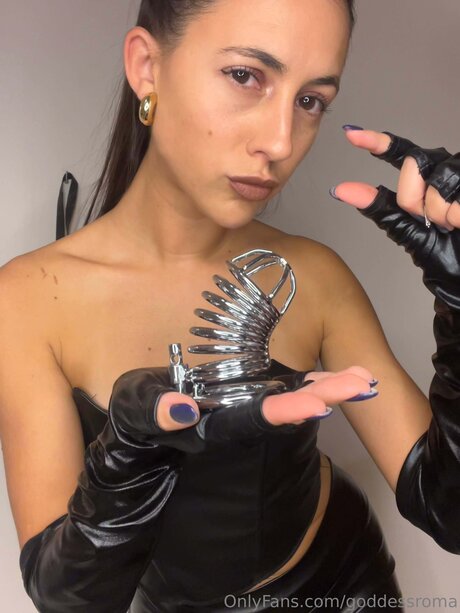 Naken lekkede OnlyFans-bilde av Goddessroma
