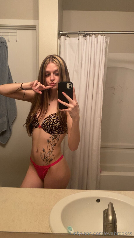 Naken lekkede OnlyFans-bilde av Evabrookss