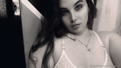 Nahá fotka uniklých OnlyFans od Diosademedianoche