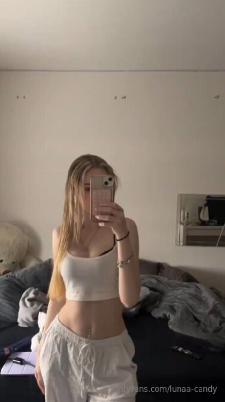 Naakte gelekte OnlyFans-foto van Sophiatiel